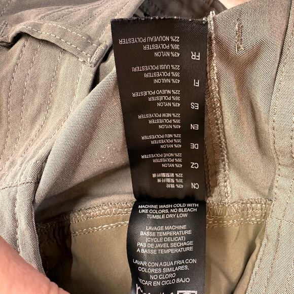 Kuhl Women's Grey Trekr Kapri Pants Size 6 - Picture 3 of 8